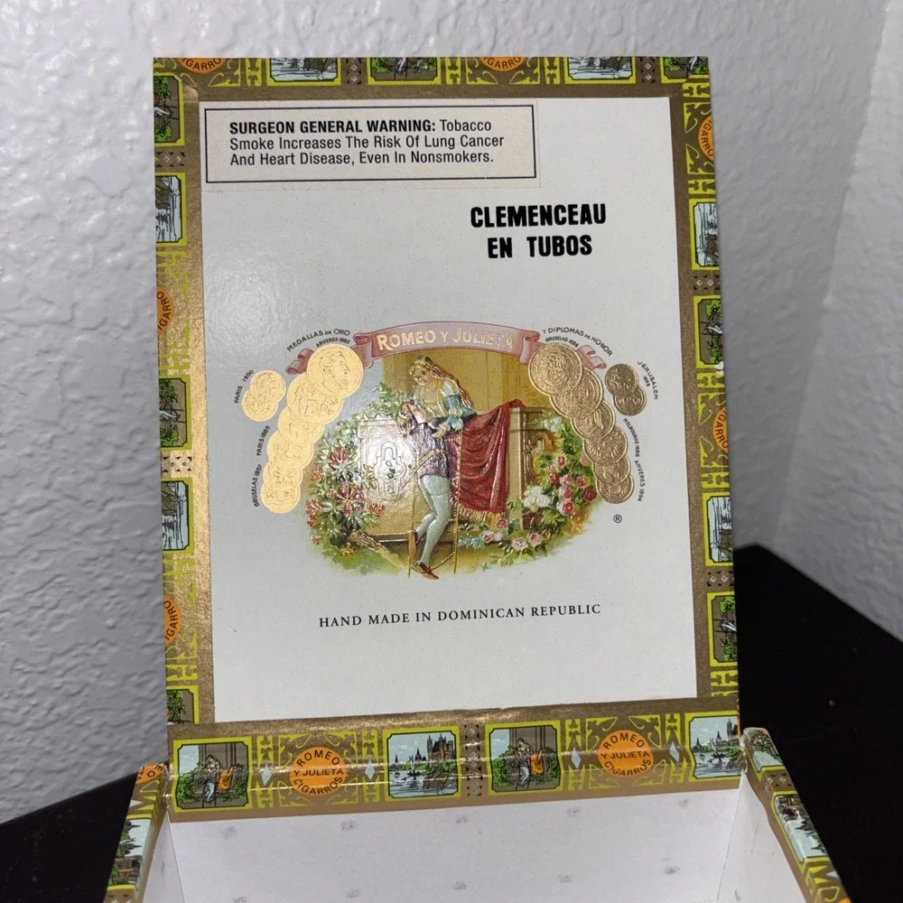 Romeo & Julieta paper over Wood Cigar Box-Empty